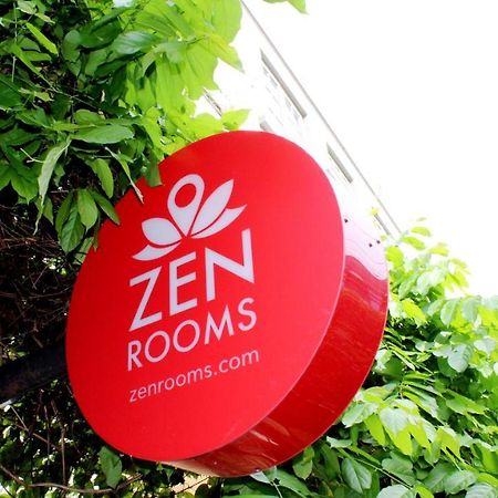Zen Rooms Near Stasiun Kota Baru Маланг Екстериор снимка