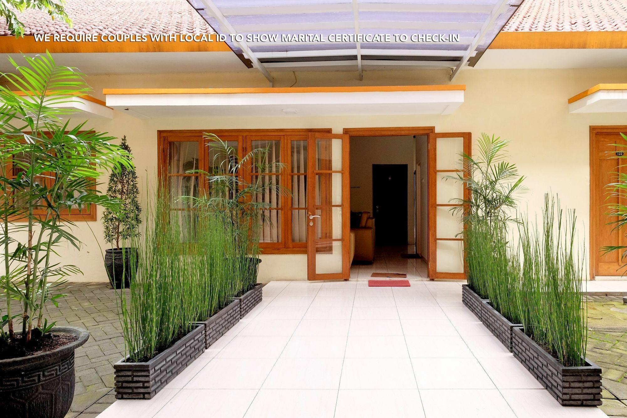 Zen Rooms Near Stasiun Kota Baru Маланг Екстериор снимка